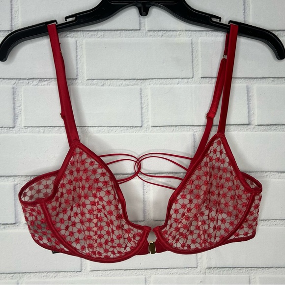Victoria’s Secret Starburst Red Sheer Mesh Demi Bra size 36C - Picture 2 of 8